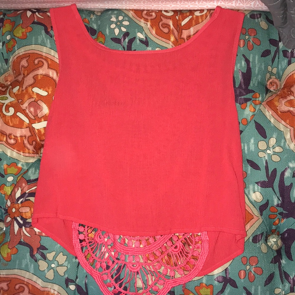 Reddish top